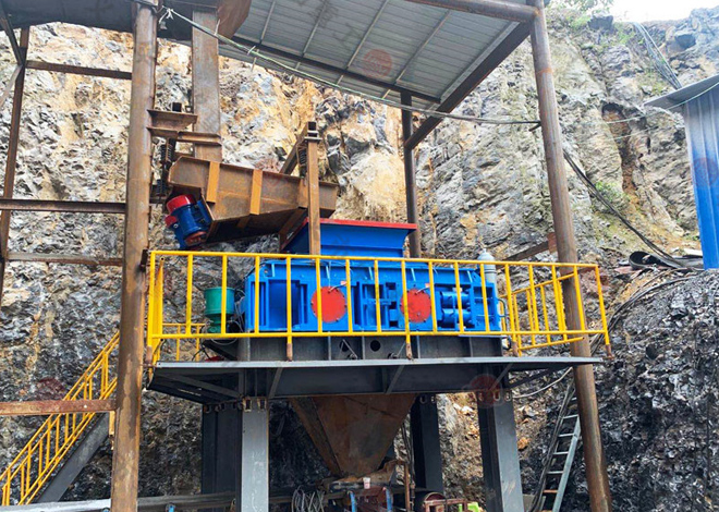 1810型全液壓對輥制砂機(jī)發(fā)往重慶